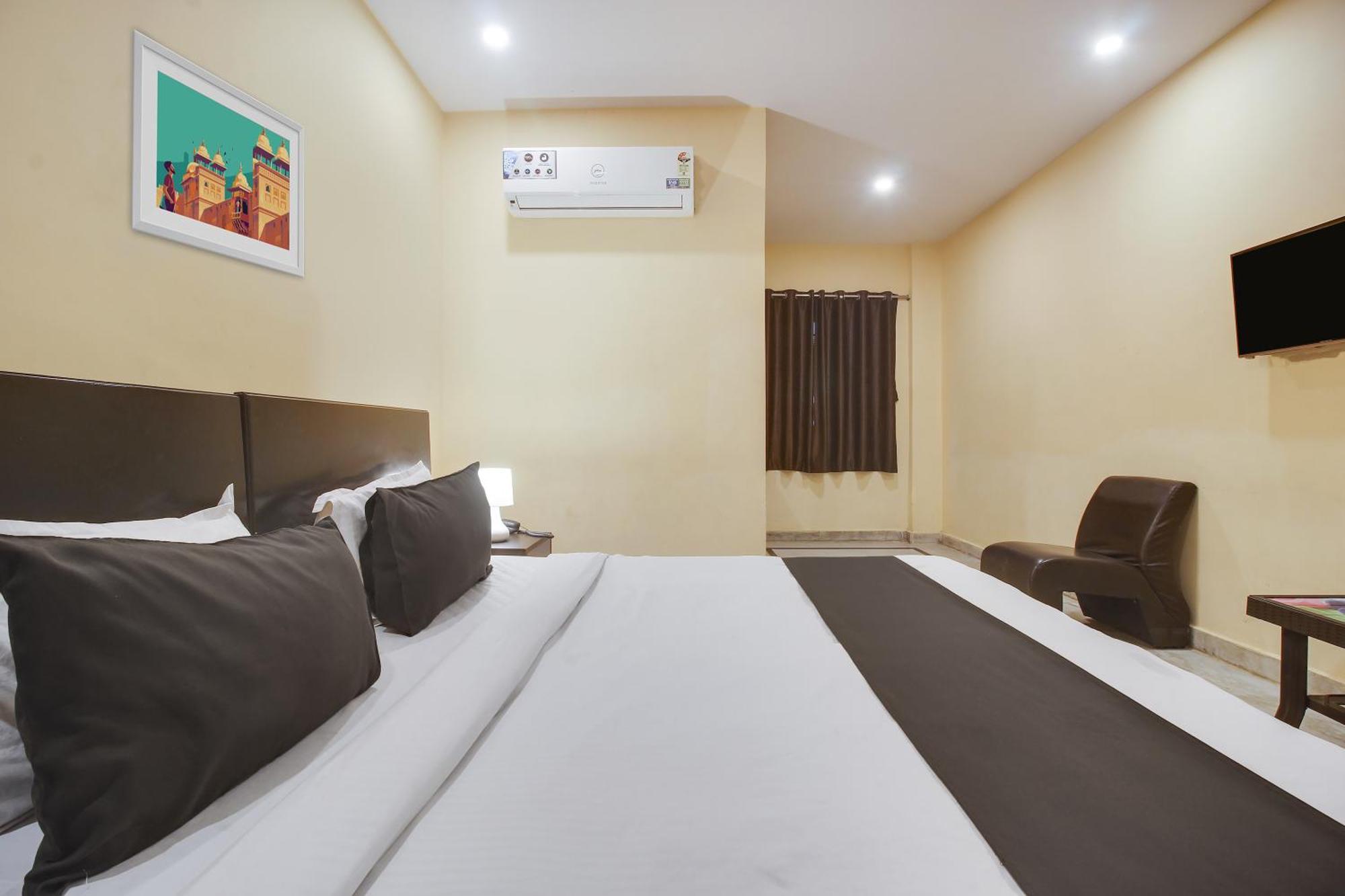 Hotel O Anuguna Tulasi Grand Near Jntu 3*